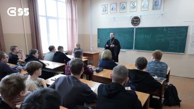 Разговор о духовном: студенты Университетского колледжа встретились со священником